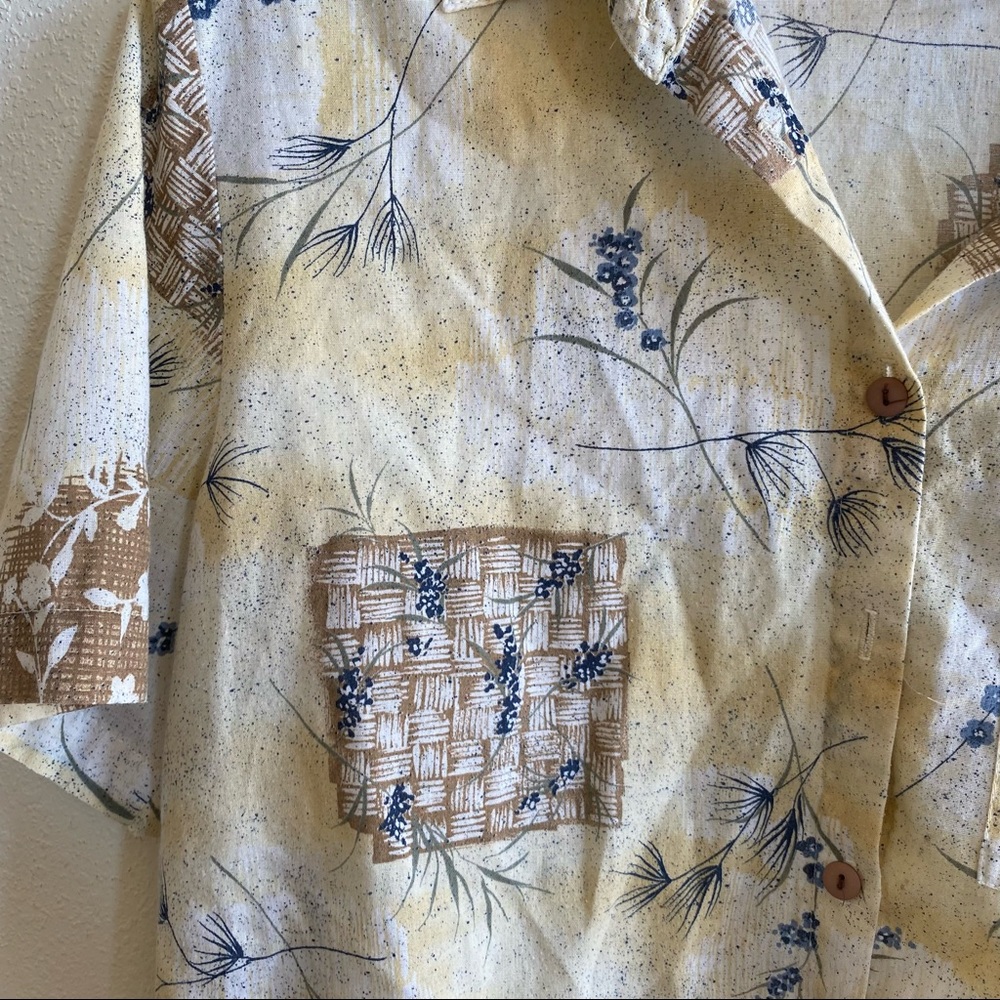 Vintage Button Up Hawaiian Shirt - Picture 10 of 11